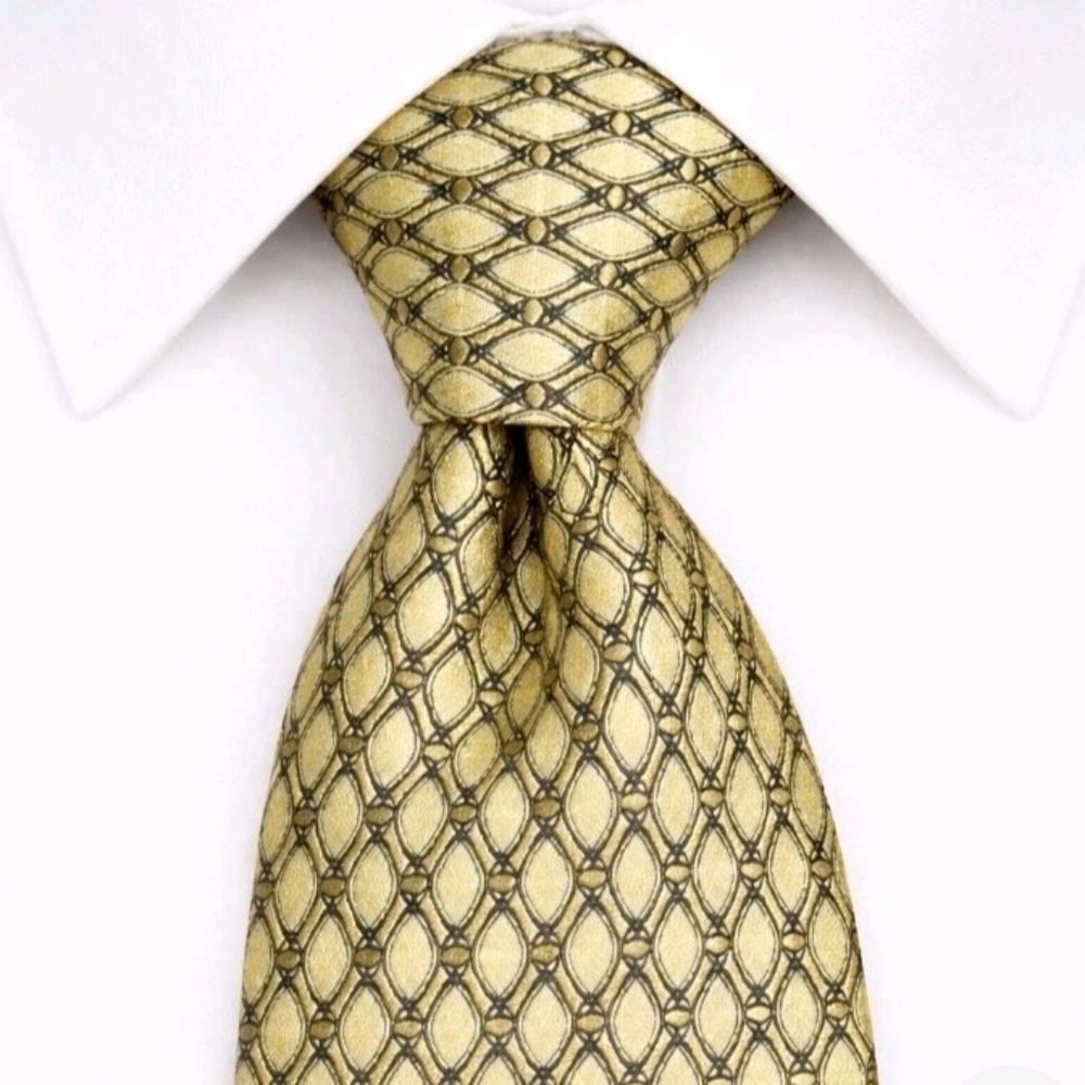 Brooks Brothers BFS Yellow Chain Link Silk Neck Tie USA Made 56 x 3.75